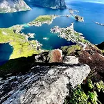 Nordic Elegance Retreat Шале *